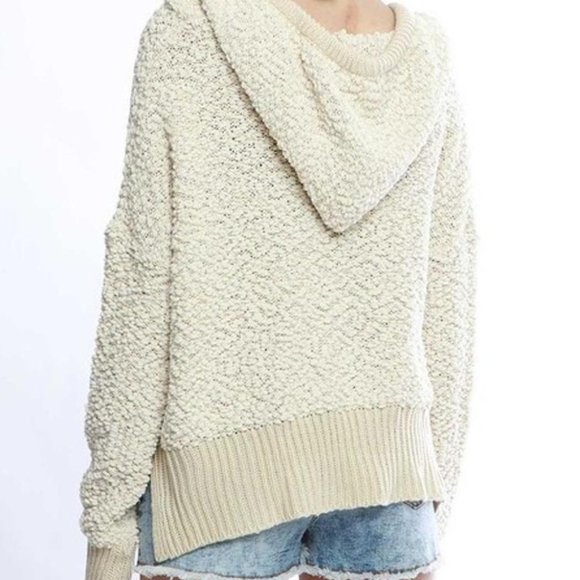 POL pullover sweater with hoodie - Picture 4 of 9